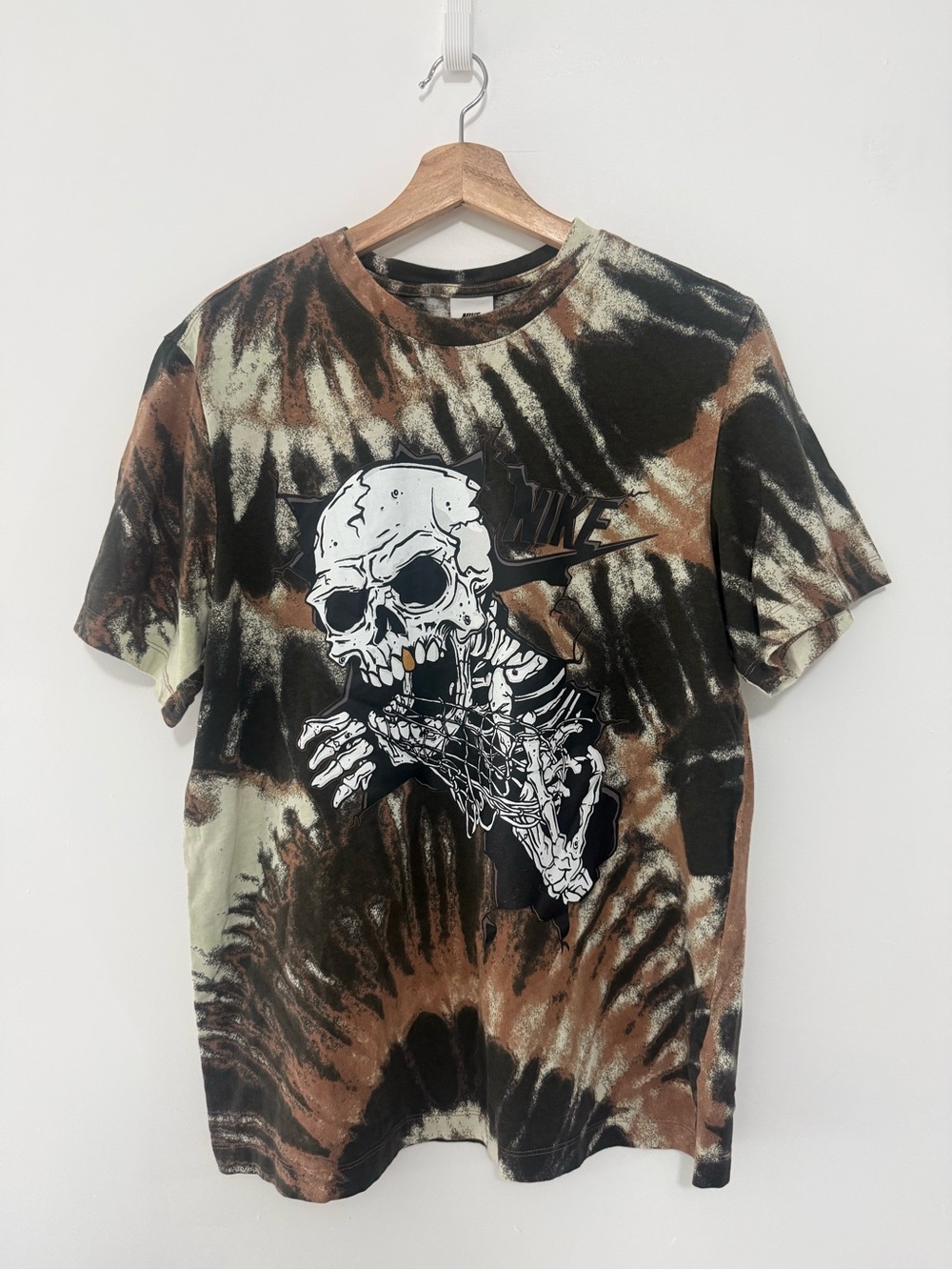 Nike Brown Tie-Dye Graphic Tee - Picture 2 of 6